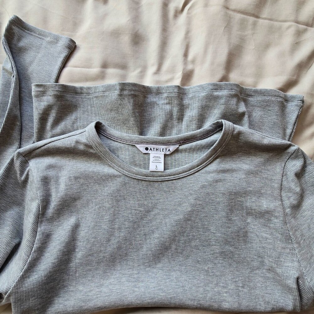 Signature Rib Crew Top - Picture 9 of 10